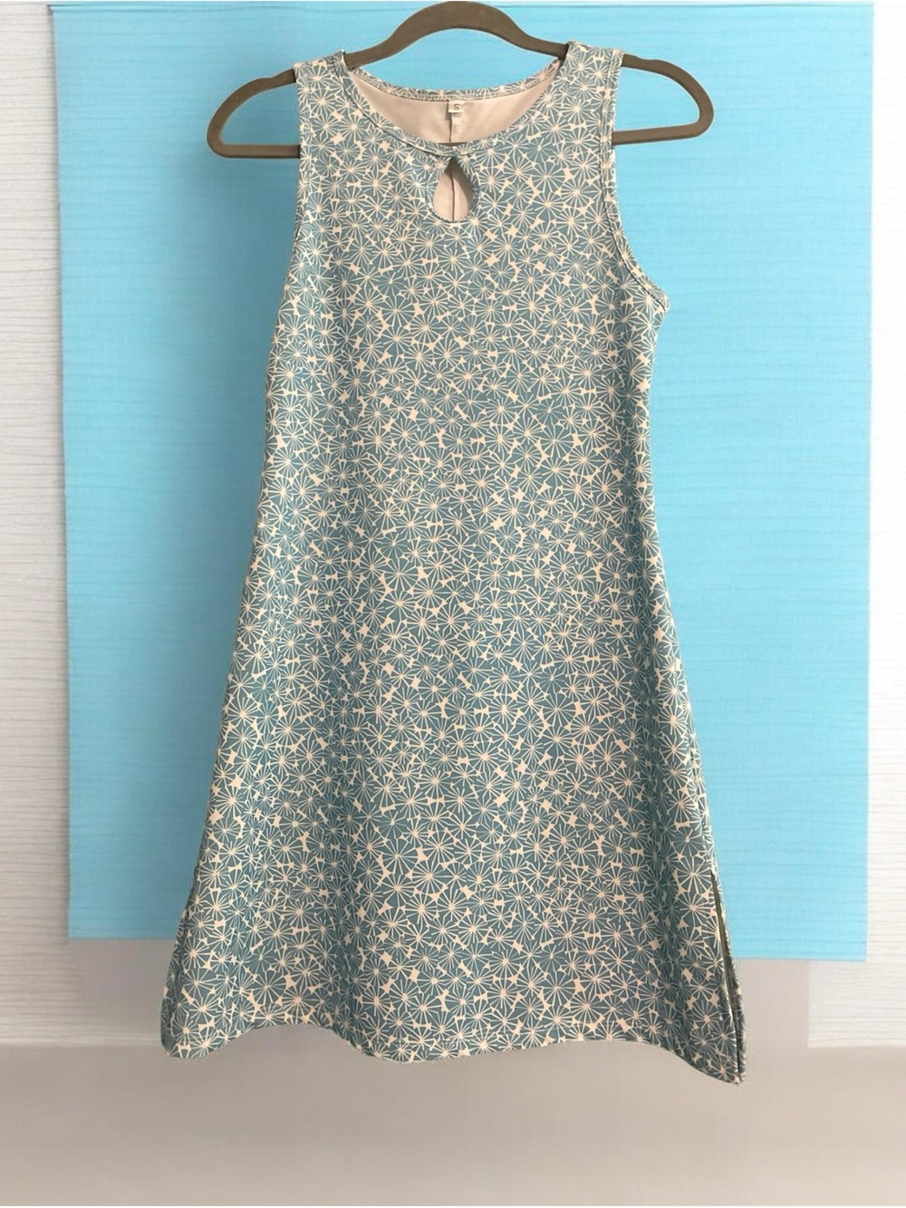 Nuu Muu Sports Sleeveless Blue White Floral A-Line Keyhole Back Pocket Dress S